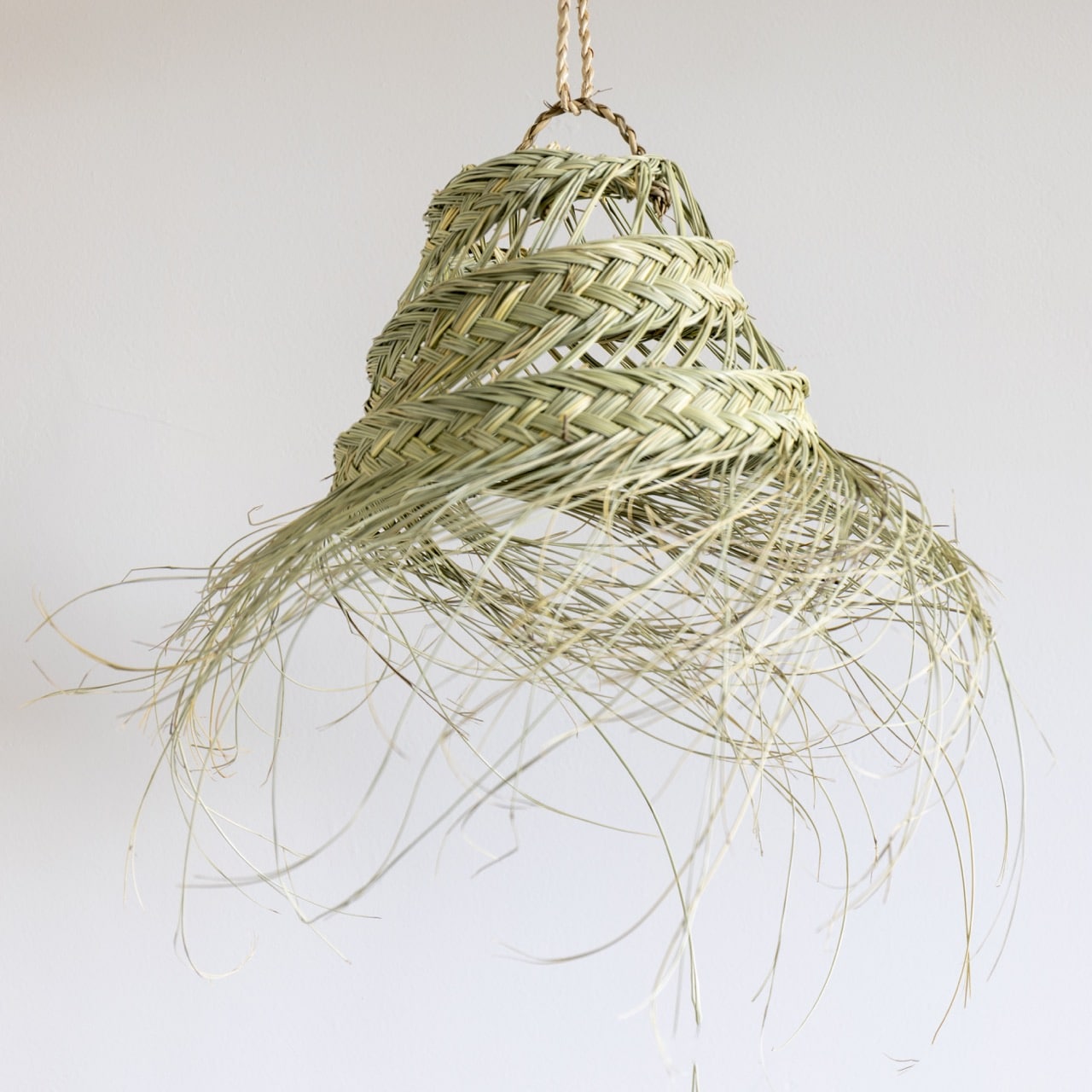 Kleine zeegraslamp uit marokko met een diamter van 30 cm