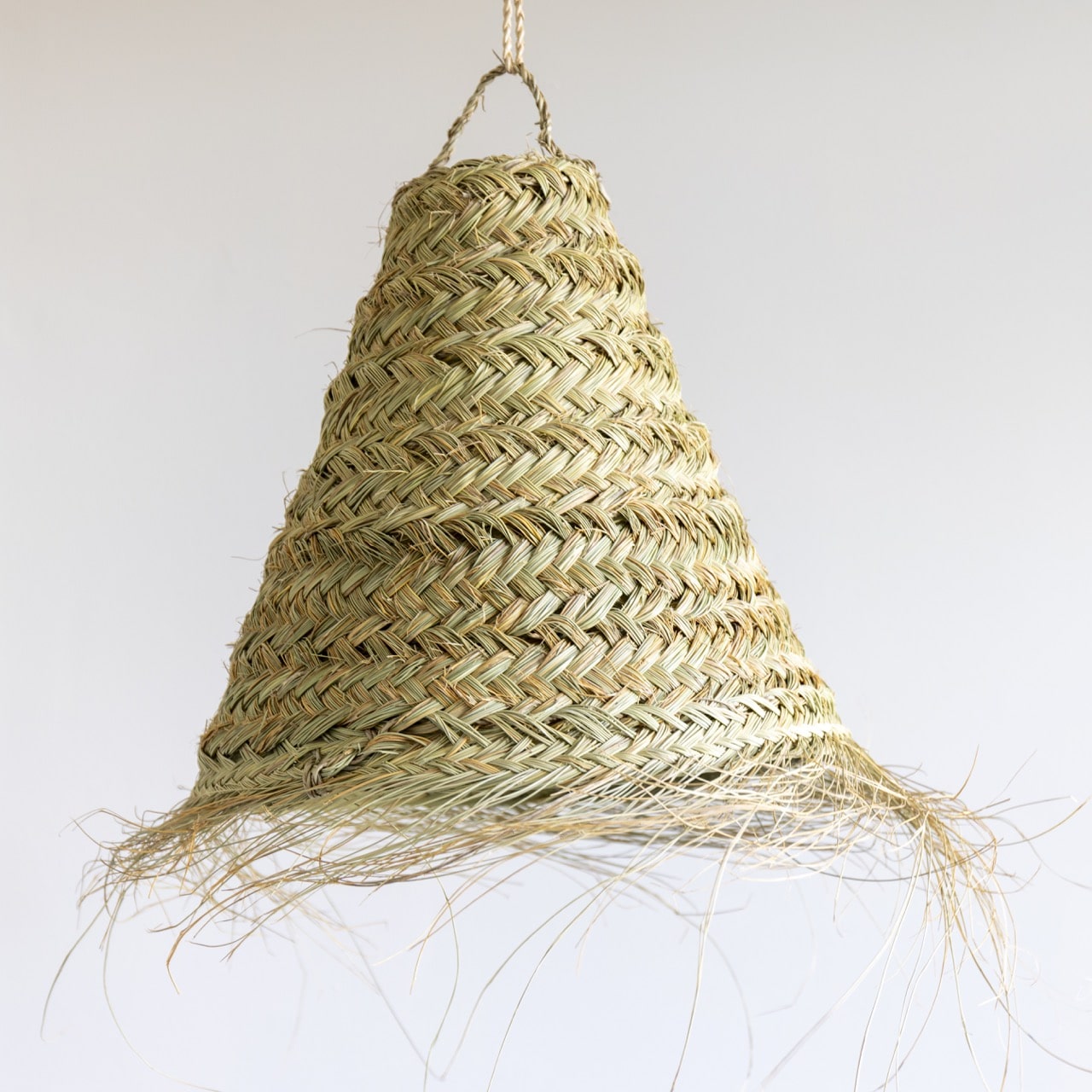 Zeegraslamp uit Marokko met een diameter van 50 cm aan de onderzijde