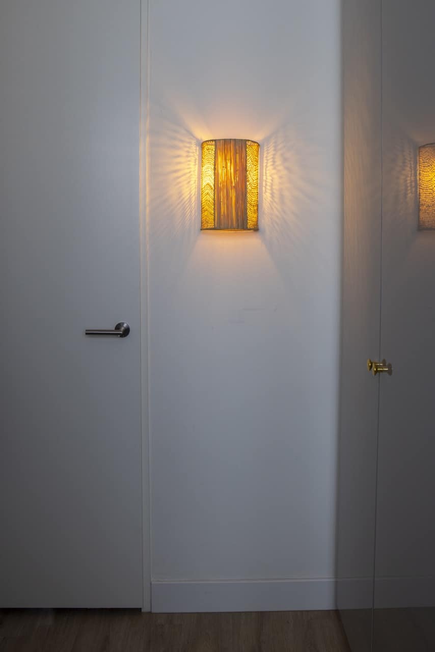 Wandlamp-raffia-interieur