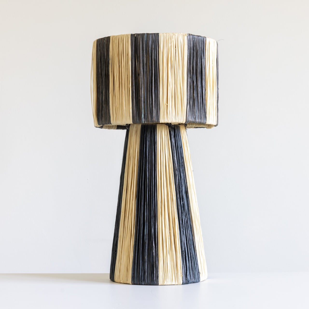 Tafellamp raffia zwart groot